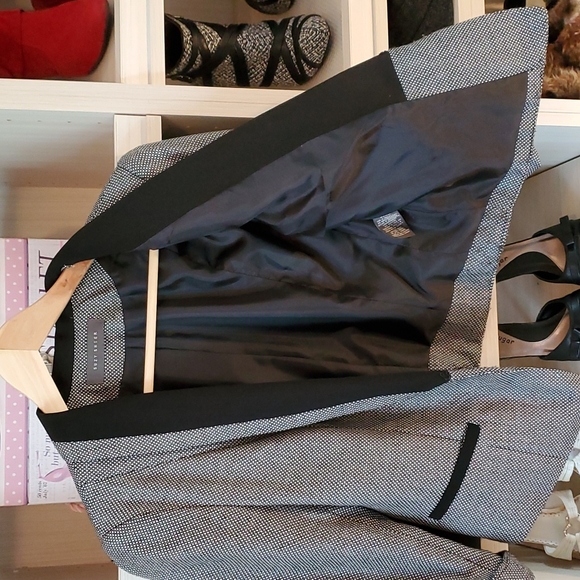 Blazer - Picture 4 of 6